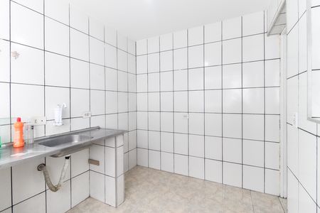 Cozinha de casa para alugar com 1 quarto, 45m² em Conjunto Residencial José Bonifácio, São Paulo