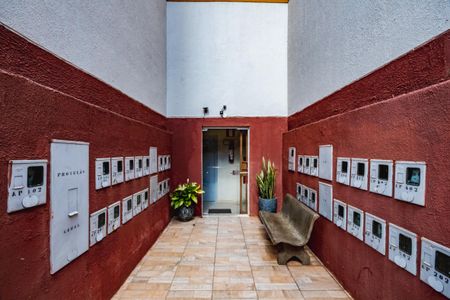 Hall de entrada de apartamento para alugar com 2 quartos, 53m² em Jaqueline, Belo Horizonte