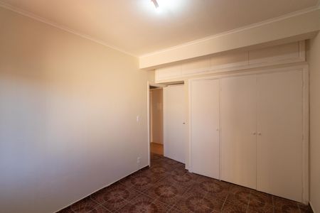 Apartamento à venda com 83m², 2 quartos e 2 vagas Apartamento à venda com 83m², 2 quartos e 2 vagasQuarto 02