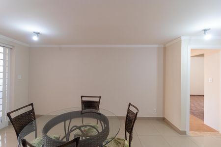 Apartamento à venda com 83m², 2 quartos e 2 vagas Apartamento à venda com 83m², 2 quartos e 2 vagasSalas