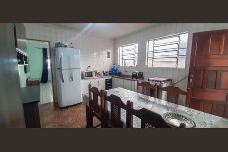 Cozinha de casa à venda com 3 quartos, 115m² em Pestana, Osasco