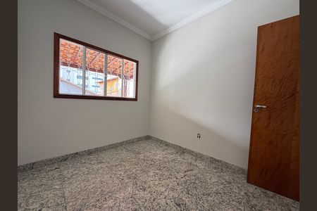 Casa à venda com 120m², 3 quartos e 2 vagas Casa à venda com 120m², 3 quartos e 2 vagasQuarto
