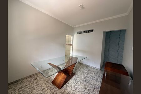 Casa à venda com 120m², 3 quartos e 2 vagas Casa à venda com 120m², 3 quartos e 2 vagasQuarto