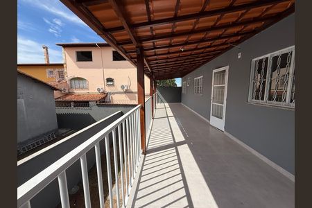 Área externa de casa para alugar com 3 quartos, 120m² em Minaslandia, Belo Horizonte