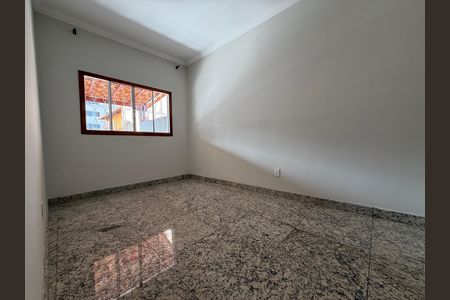 Casa à venda com 120m², 3 quartos e 2 vagas Casa à venda com 120m², 3 quartos e 2 vagasQuarto