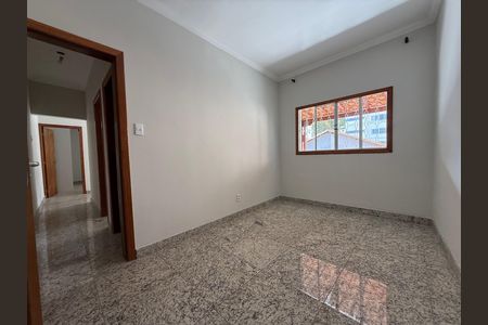 Casa à venda com 120m², 3 quartos e 2 vagas Casa à venda com 120m², 3 quartos e 2 vagasQuarto