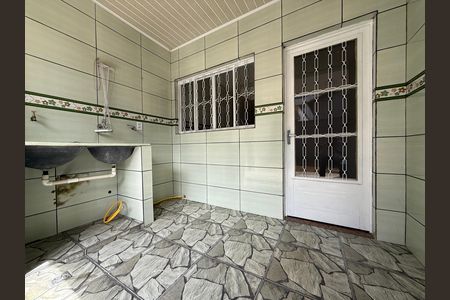 Casa à venda com 120m², 3 quartos e 2 vagas Casa à venda com 120m², 3 quartos e 2 vagasÁrea de serviço