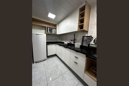Cozinha de apartamento para alugar com 2 quartos, 48m² em Cidade Industrial de Curitiba, Curitiba