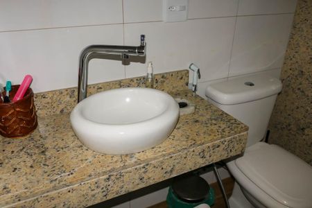 Apartamento à venda com 103m², 3 quartos e 1 vaga Apartamento à venda com 103m², 3 quartos e 1 vagaBanheiro Social