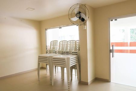 Apartamento à venda com 103m², 3 quartos e 1 vaga Apartamento à venda com 103m², 3 quartos e 1 vagaÁrea comum - Salão de festas