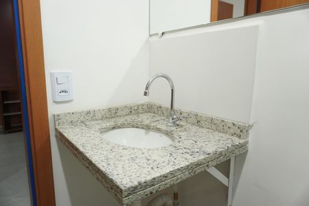 Banheiro de apartamento para alugar com 2 quartos, 51m² em Vila Lutfalla, São Carlos