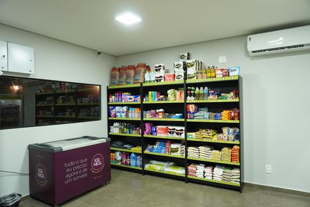 Área comum - Mercadinho 24hrs de apartamento para alugar com 2 quartos, 51m² em Vila Lutfalla, São Carlos