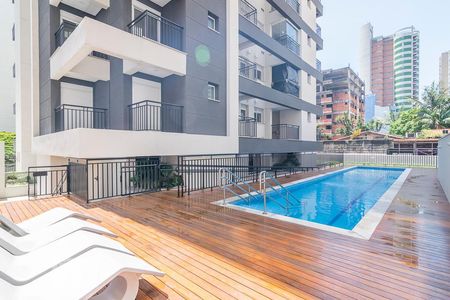 Apartamento à venda com 65m², 2 quartos e 2 vagasÁrea comum - Piscina