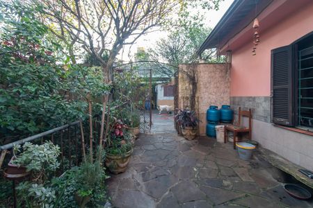 Fachada de casa à venda com 4 quartos, 200m² em Partenon, Porto Alegre