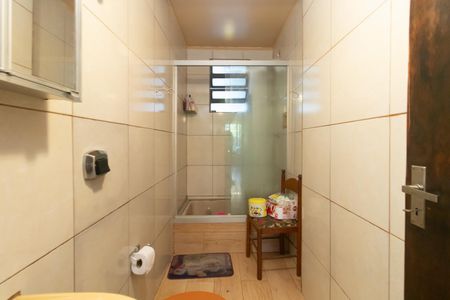 Banheiro de casa à venda com 4 quartos, 200m² em Partenon, Porto Alegre