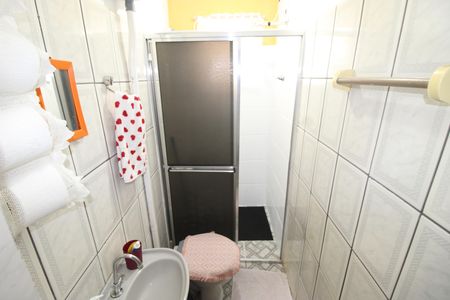 Banheiro social de casa à venda com 3 quartos, 96m² em Gleba do Pêssego, São Paulo