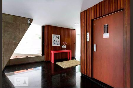 Apartamento à venda com 83m², 3 quartos e 1 vaga Apartamento à venda com 83m², 3 quartos e 1 vagaHall