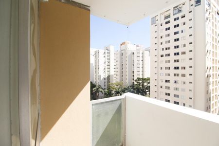 Apartamento à venda com 83m², 3 quartos e 1 vaga Apartamento à venda com 83m², 3 quartos e 1 vagaVaranda