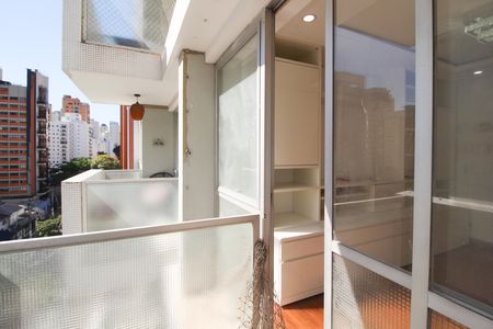 Apartamento à venda com 83m², 3 quartos e 1 vaga Apartamento à venda com 83m², 3 quartos e 1 vagaVaranda
