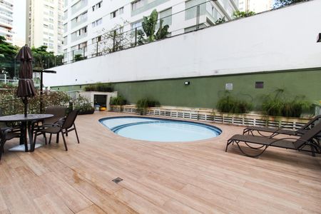 Apartamento à venda com 83m², 3 quartos e 1 vaga Apartamento à venda com 83m², 3 quartos e 1 vagaÁrea comum - Piscina