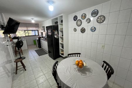 Apartamento à venda com 155m², 3 quartos e 2 vagas Apartamento à venda com 155m², 3 quartos e 2 vagasCozinha