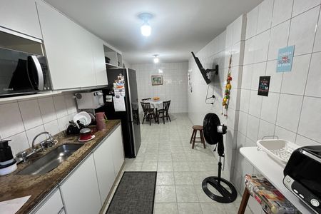 Cozinha de apartamento à venda com 3 quartos, 155m² em Pitangueiras, Rio de Janeiro