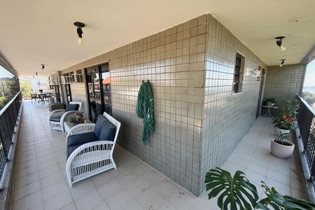 Apartamento à venda com 155m², 3 quartos e 2 vagas Apartamento à venda com 155m², 3 quartos e 2 vagasVaranda