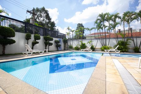 Apartamento à venda com 53m², 2 quartos e 2 vagas Apartamento à venda com 53m², 2 quartos e 2 vagasÁrea comum - Piscina