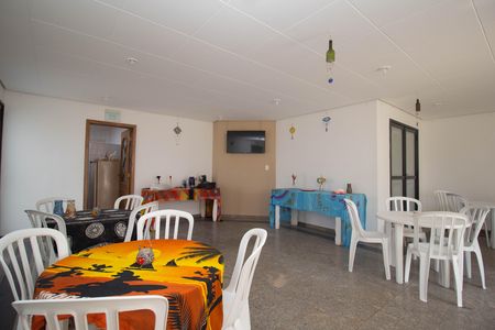 Apartamento à venda com 53m², 2 quartos e 2 vagas Apartamento à venda com 53m², 2 quartos e 2 vagasÁrea comum - Salão de festas