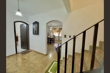 Hall inferior de casa à venda com 3 quartos, 250m² em Jardim Las Vegas, Guarulhos