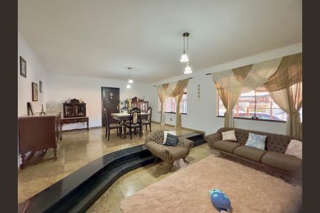 Casa à venda com 3 quartos, 250m² em Jardim Las Vegas, Guarulhos