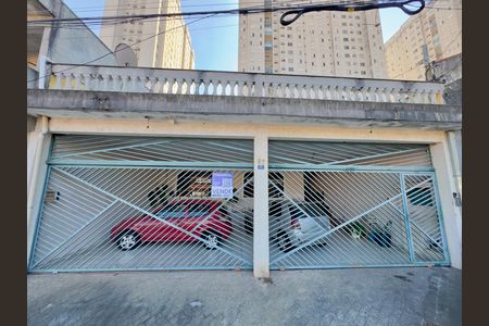 Placa instalada na fachada do imóvel de casa à venda com 3 quartos, 250m² em Jardim Las Vegas, Guarulhos