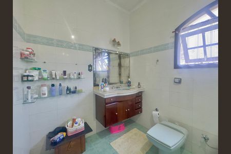 Banheiro 1 de casa à venda com 3 quartos, 250m² em Jardim Las Vegas, Guarulhos