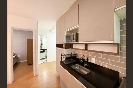 Sala/Cozinha e Área de Serviço de apartamento para alugar com 2 quartos, 39m² em Santana, São Paulo
