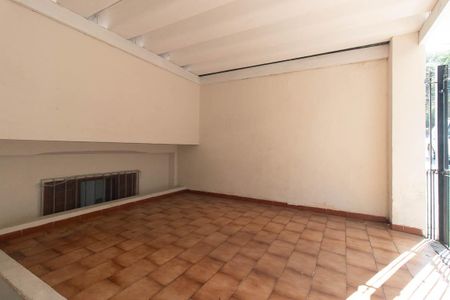 Garagem de casa à venda com 5 quartos, 112m² em Parque Vitoria, São Paulo