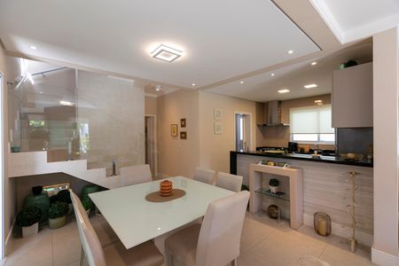 SALA PARA TRÊS AMBIENTES de casa de condomínio à venda com 4 quartos, 173m² em Bairro das Palmeiras, Campinas
