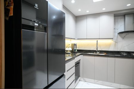 Cozinha de apartamento à venda com 1 quarto, 72m² em Jardim Celeste, São Paulo