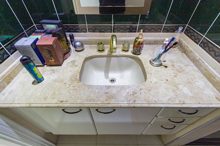 Apartamento à venda com 109m², 3 quartos e 1 vaga Apartamento à venda com 109m², 3 quartos e 1 vagaDetalhe Banheiro - Social