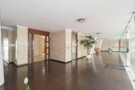 Apartamento à venda com 109m², 3 quartos e 1 vaga Apartamento à venda com 109m², 3 quartos e 1 vagaHall social