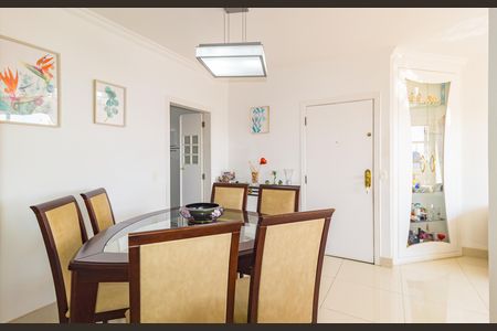 Apartamento à venda com 109m², 3 quartos e 1 vaga Apartamento à venda com 109m², 3 quartos e 1 vagaSala de Jantar