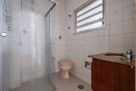 Banheiro de apartamento para alugar com 1 quarto, 40m² em Pinheiros, São Paulo