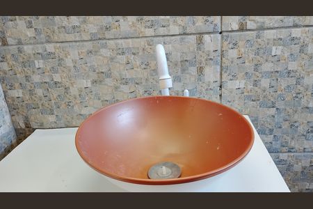 Banheiro  de apartamento para alugar com 2 quartos, 68m² em Jardim Chacara Mea, Suzano