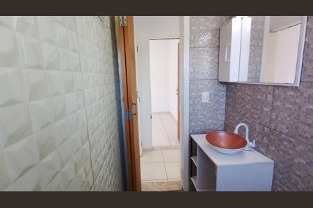 Banheiro  de apartamento para alugar com 2 quartos, 68m² em Jardim Chacara Mea, Suzano