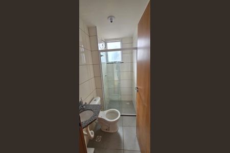 Banheiro de apartamento para alugar com 2 quartos, 52m² em Laranjeiras, Uberlândia