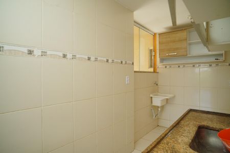 Cozinha e Área de Serviço de apartamento para alugar com 3 quartos, 94m² em Inoã, Maricá