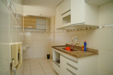 Cozinha e Área de Serviço de apartamento para alugar com 3 quartos, 94m² em Inoã, Maricá