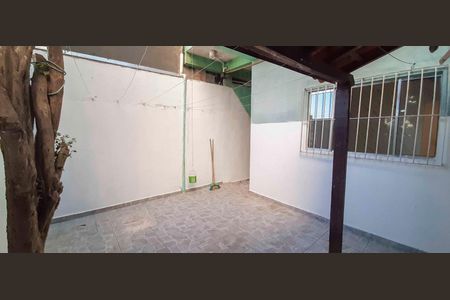 Área de Serviço de casa para alugar com 2 quartos, 60m² em Jardim Roberto, Osasco