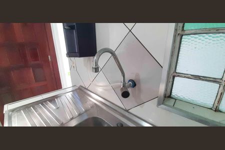 Cozinha de casa para alugar com 2 quartos, 60m² em Jardim Roberto, Osasco