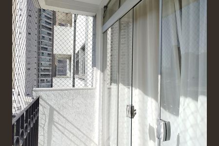 Apartamento à venda com 60m², 2 quartos e 1 vaga Apartamento à venda com 60m², 2 quartos e 1 vagaVaranda