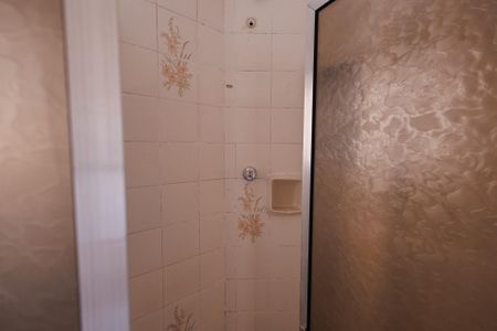Apartamento para alugar com 75m², 2 quartos e sem vaga Apartamento para alugar com 75m², 2 quartos e sem vagaBanheiro social